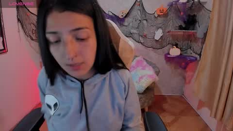 Violeta online show from October 28, 2025, 1:31 am