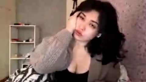 Lola online show from December 21, 2025, 4:19 am