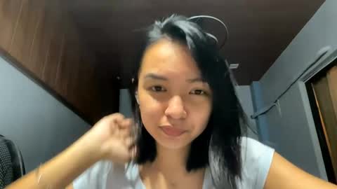 Elly online show from April 1, 2026, 1:41 pm