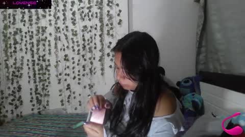 charis_bellota online show from December 24, 2024, 12:55 pm