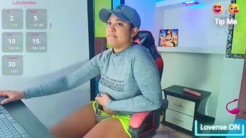 charis_bellota online show from September 17, 2025, 4:47 am