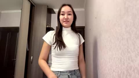 Mia online show from March 13, 2026, 8:10 am