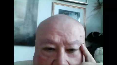 Snapshot of charles191977 chatting on December 2, 2025, 8:26 pm charles191977 online show from December 2, 2025, 8:26 pm