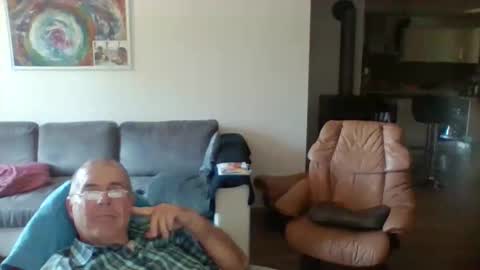 charles6064 online show from May 29, 2026, 1:42 pm