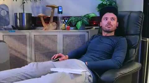 Snapshot of charlesbj963 chatting on January 17, 2026, 2:49 am ASSPELUNKER online show from January 17, 2026, 2:49 am