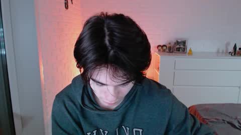 charleshanson69 online show from November 3, 2025, 4:41 pm