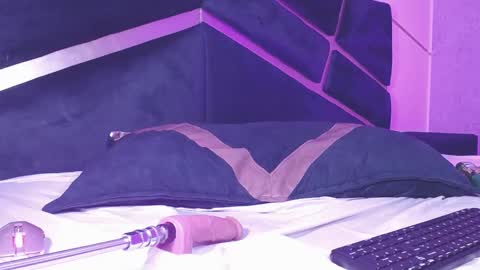 Snapshot of charlie_williams_1 chatting on January 11, 2025, 11:24 pm CHARLIE online show from January 11, 2025, 11:24 pm