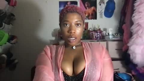 charliecakesssss online show from December 10, 2024, 6:22 am