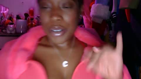 charliecakesssss online show from January 18, 2025, 3:05 pm