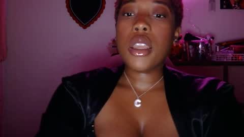 charliecakesssss online show from January 20, 2025, 5:04 am