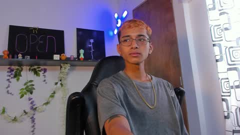 Snapshot of charlieerusso chatting on January 26, 2025, 8:02 pm Charles Russo online show from January 26, 2025, 8:02 pm