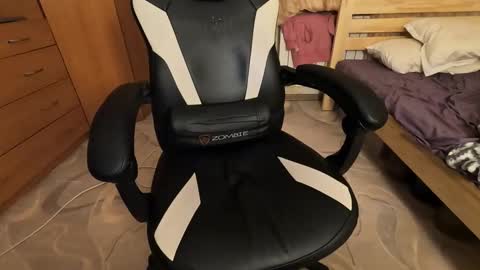 Charlie online show from October 17, 2025, 9:39 pm