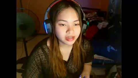 Sweetieeche online show from December 20, 2025, 12:45 pm