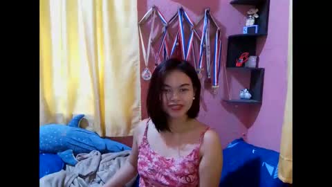 Sweetieeche online show from April 11, 2026, 7:13 am