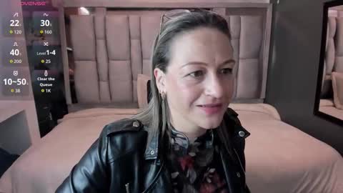 Charlot milf online show from October 3, 2025, 12:02 pm