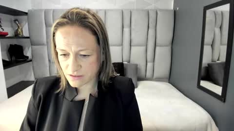 Snapshot of charlot_milf chatting on March 5, 2026, 12:12 pm Charlot milf online show from March 5, 2026, 12:12 pm