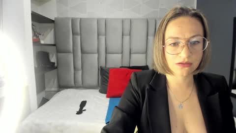 Snapshot of charlot_milf chatting on April 8, 2026, 11:43 am Charlot milf online show from April 8, 2026, 11:43 am