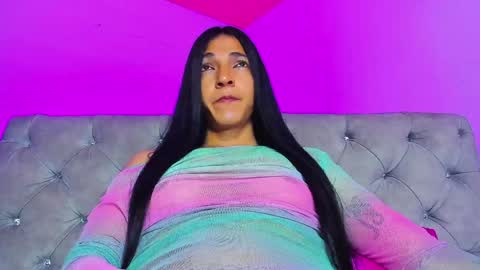 Snapshot of charlot_sanchez chatting on December 25, 2024, 1:10 am lot online show from December 25, 2024, 1:10 am