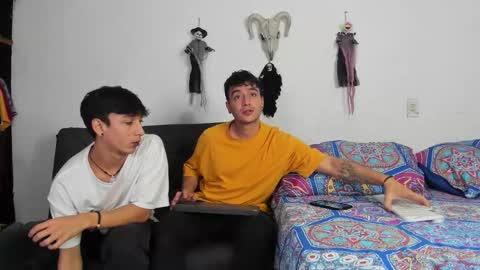 Snapshot of charlot_sanchez chatting on October 28, 2025, 5:44 am lot online show from October 28, 2025, 5:44 am