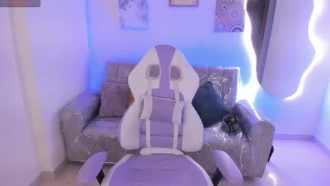    online show from December 13, 2025, 8:47 pm