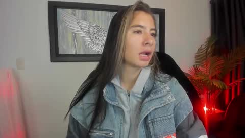 Charlote online show from February 26, 2025, 11:41 am