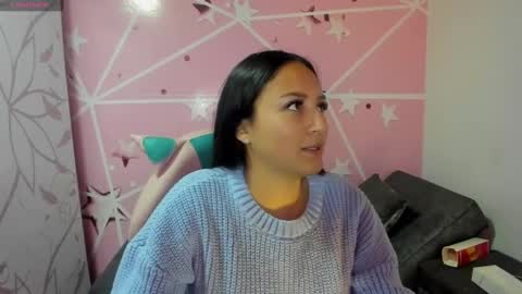 Snapshot of charlott_daphne chatting on December 6, 2024, 12:12 am charlott_daphne online show from December 6, 2024, 12:12 am