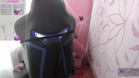 Snapshot of charlott_daphne chatting on December 24, 2024, 6:28 pm charlott_daphne online show from December 24, 2024, 6:28 pm