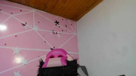 Snapshot of charlott_daphne chatting on February 25, 2025, 11:22 pm charlott_daphne online show from February 25, 2025, 11:22 pm