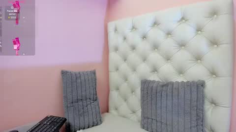 Snapshot of charlott_milk chatting on July 19, 2026, 1:59 pm Charlotte online show from July 19, 2026, 1:59 pm
