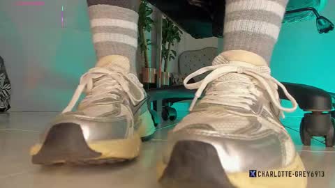 charlotte  grey online show from November 20, 2025, 8:30 pm