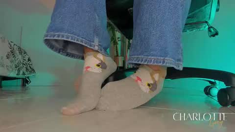 charlotte  grey online show from November 21, 2025, 7:56 pm