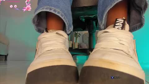 charlotte  grey online show from November 29, 2025, 9:40 pm