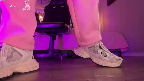 charlotte  grey online show from February 15, 2026, 11:52 am