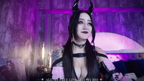 Snapshot of charlotte_germanotta_ chatting on January 25, 2025, 5:19 pm Charlotte online show from January 25, 2025, 5:19 pm