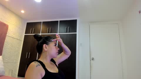 Snapshot of charlotte_icee chatting on December 17, 2024, 3:39 pm Charlotte Icee online show from December 17, 2024, 3:39 pm
