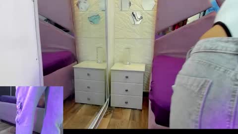 Snapshot of charlotte_icee chatting on September 29, 2025, 3:50 pm Charlotte Icee online show from September 29, 2025, 3:50 pm