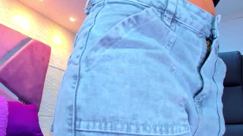 Snapshot of charlotte_icee chatting on October 25, 2025, 3:07 pm Charlotte Icee online show from October 25, 2025, 3:07 pm