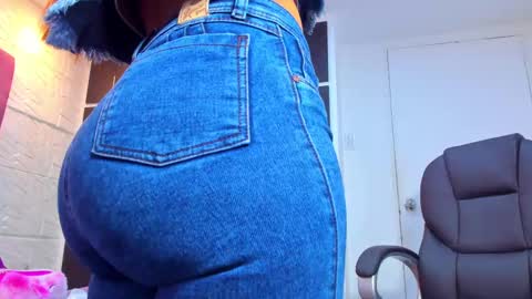 Snapshot of charlotte_icee chatting on November 14, 2025, 4:17 pm Charlotte Icee online show from November 14, 2025, 4:17 pm