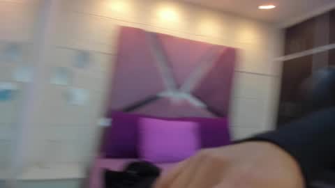 Snapshot of charlotte_icee chatting on December 15, 2025, 3:49 pm Charlotte Icee online show from December 15, 2025, 3:49 pm