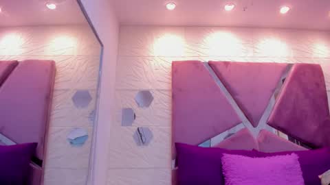 Snapshot of charlotte_icee chatting on December 17, 2025, 4:57 pm Charlotte Icee online show from December 17, 2025, 4:57 pm