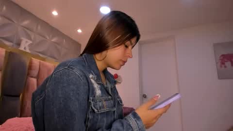 Snapshot of charlotte_icee chatting on February 10, 2026, 3:05 pm Charlotte Icee online show from February 10, 2026, 3:05 pm