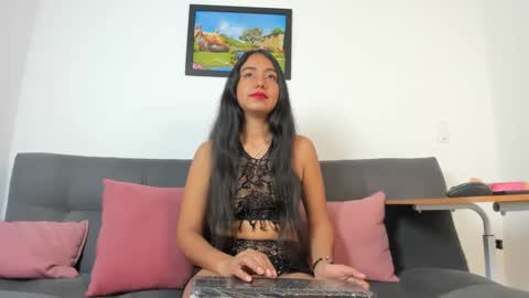 Snapshot of charlotte_lois chatting on September 22, 2025, 1:24 pm Charlotte online show from September 22, 2025, 1:24 pm