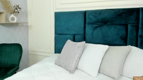 Charlotte Mayers online show from February 17, 2025, 11:23 am