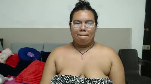 Snapshot of charlotte_rot chatting on October 7, 2025, 1:03 am charlotte_rot online show from October 7, 2025, 1:03 am