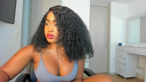 Snapshot of charlotte_tiller chatting on April 11, 2026, 1:21 am Yuli online show from April 11, 2026, 1:21 am