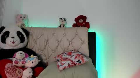 charlottee07 online show from February 18, 2026, 1:34 am