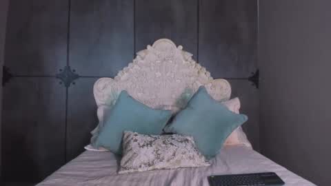 charlottegray_1 online show from October 29, 2025, 12:18 pm