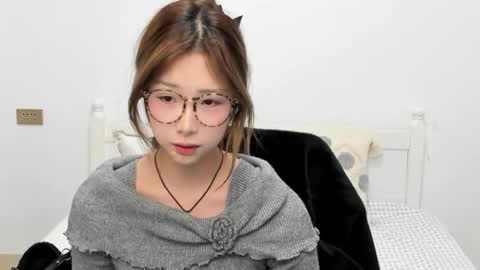 Snapshot of charlottelin chatting on January 19, 2026, 5:00 am Charlotte online show from January 19, 2026, 5:00 am