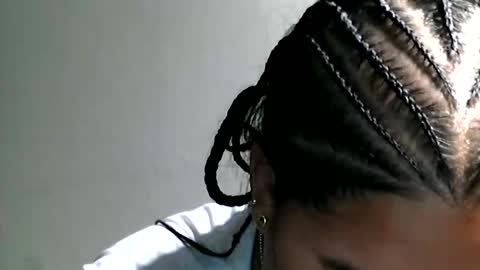 Snapshot of charlottequeen_21 chatting on April 23, 2026, 12:04 pm charlottequeen_21 online show from April 23, 2026, 12:04 pm