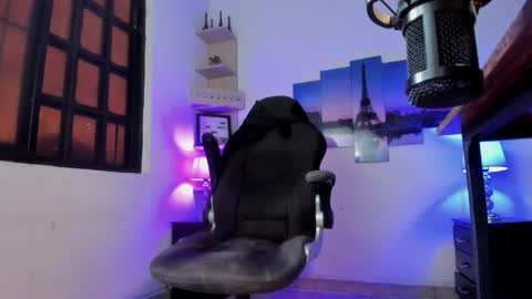 Snapshot of charly_85016 chatting on May 29, 2026, 3:10 pm charly online show from May 29, 2026, 3:10 pm